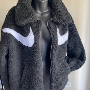 **** NIKE FLEECE JACKET ****